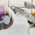Jak snadno odstranit plak z vodovodního kohoutku: odborníci se podělili o osvědčenou metodu Jak snadno odstranit plak z vodovodního kohoutku: odborníci se podělili
